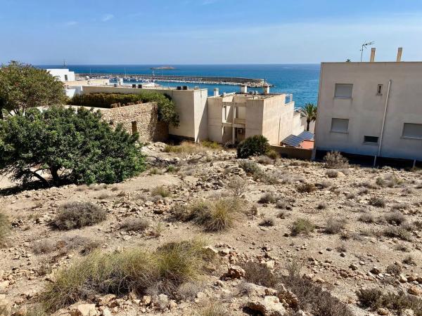 Terreno en avenida Faro Mesa Roldán, 648