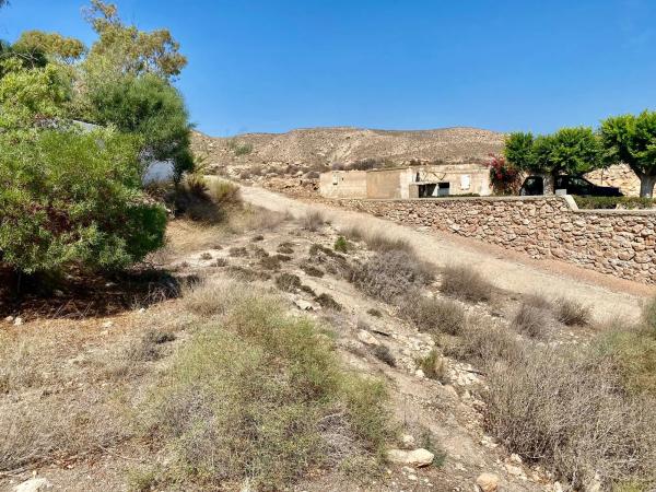 Terreno en avenida Faro Mesa Roldán, 648