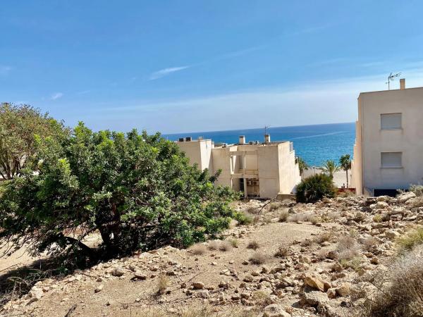 Terreno en avenida Faro Mesa Roldán, 648