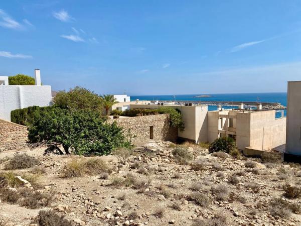 Terreno en avenida Faro Mesa Roldán, 648