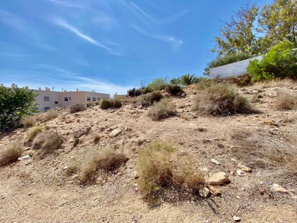 Terreno en avenida Faro Mesa Roldán, 648