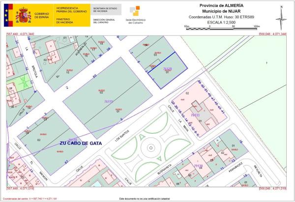 Terreno en calle Los Santos