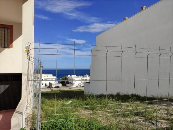 Terreno en calle Luis Gordillo, 8