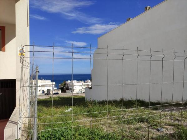 Terreno en calle Luis Gordillo, 8