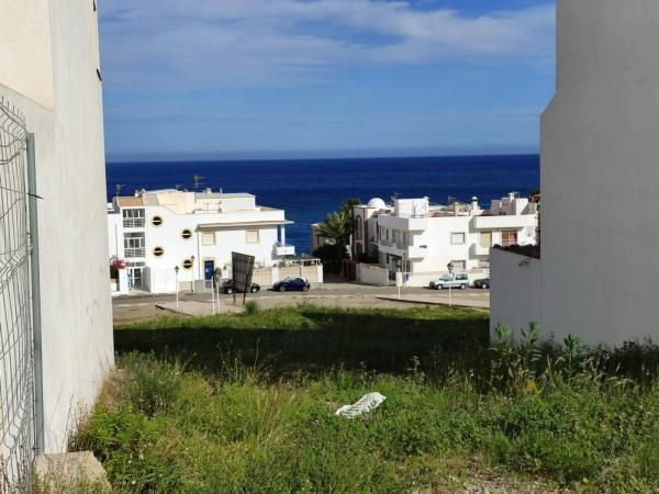 Terreno en calle Luis Gordillo, 8