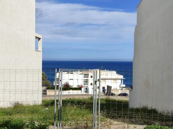 Terreno en calle Luis Gordillo, 8