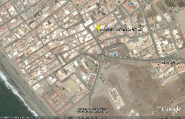 Terreno en calle Esturión