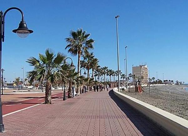 Terreno en calle la Voz de Almería, 16