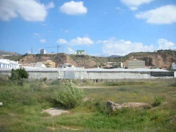 Terreno en Poligono Sector R-8