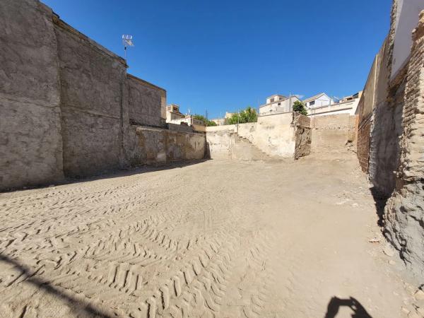 Terreno en plaza San Pedro, 12