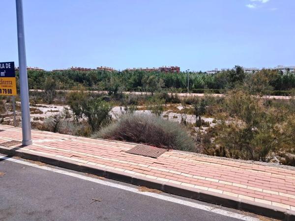 Terreno en calle Garcilla