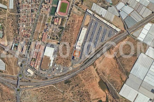 Terreno en calle Juan De la Cierva