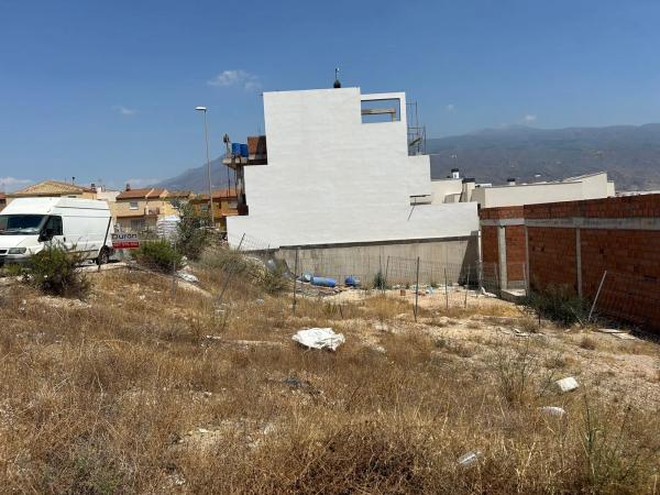 Terreno en calle Alboloduy s/n