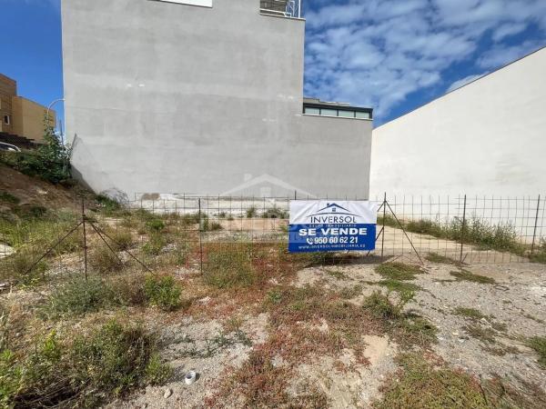 Terreno en calle Atolón, 5