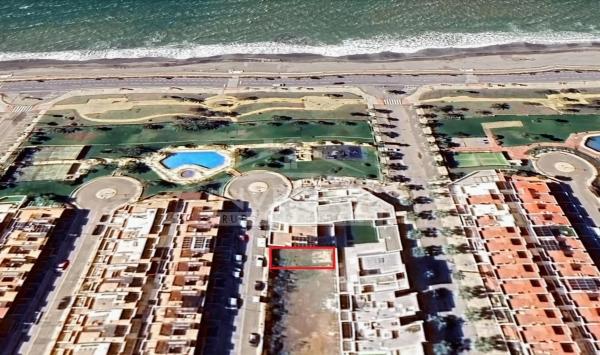 Terreno en calle Atolón, 5