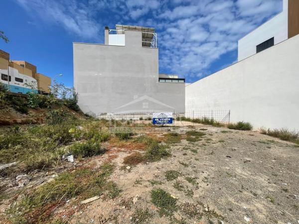 Terreno en calle Atolón, 5