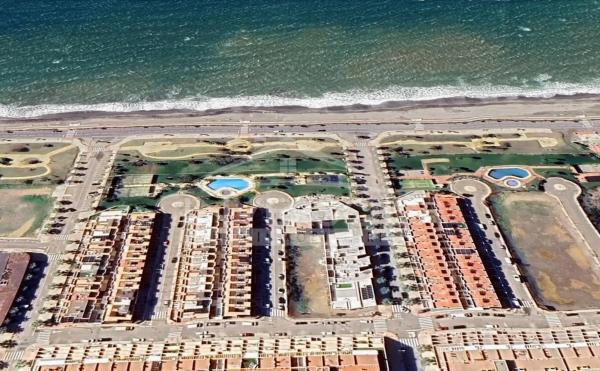 Terreno en calle Atolón, 5