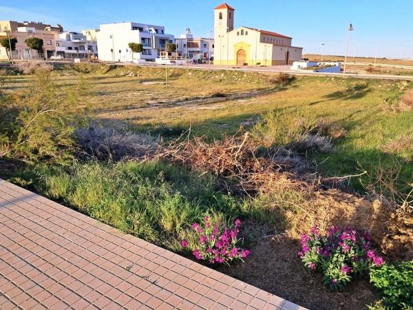 Terreno en avenida Mediterráneo