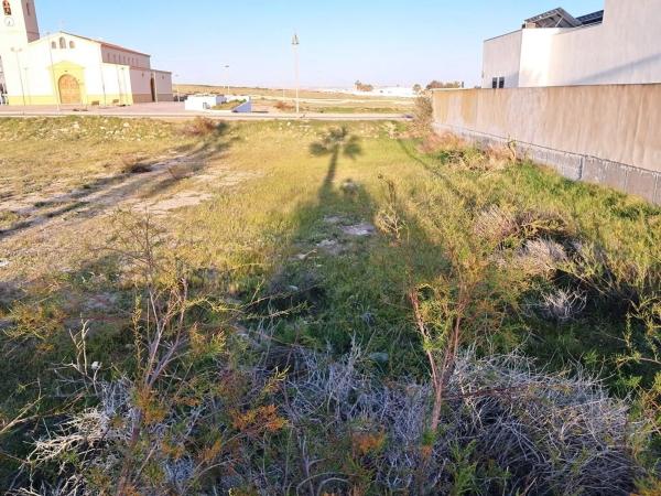 Terreno en avenida Mediterráneo