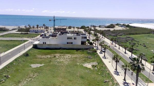 Terreno en avenida Mediterráneo