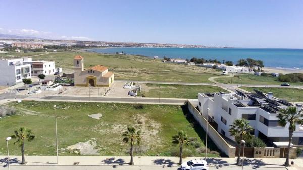 Terreno en avenida Mediterráneo