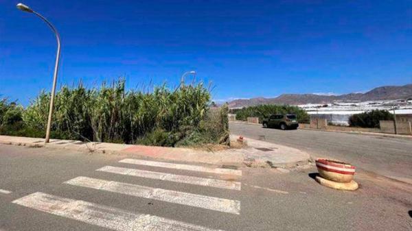 Terreno en calle la Abierta