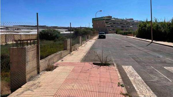 Terreno en calle la Abierta