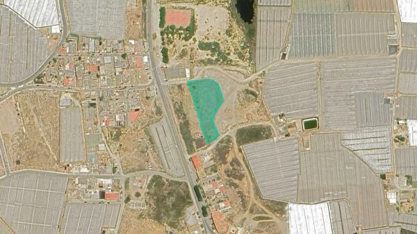 Terreno en calle Costa del Sol