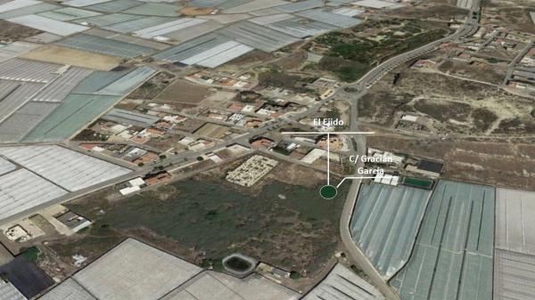 Terreno en calle Gracián García