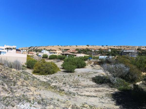 Terreno en calle Cigüeña