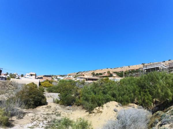 Terreno en calle Cigüeña