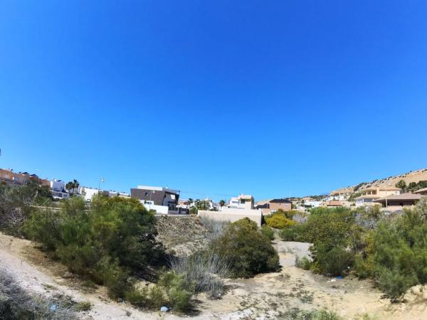 Terreno en calle Cigüeña