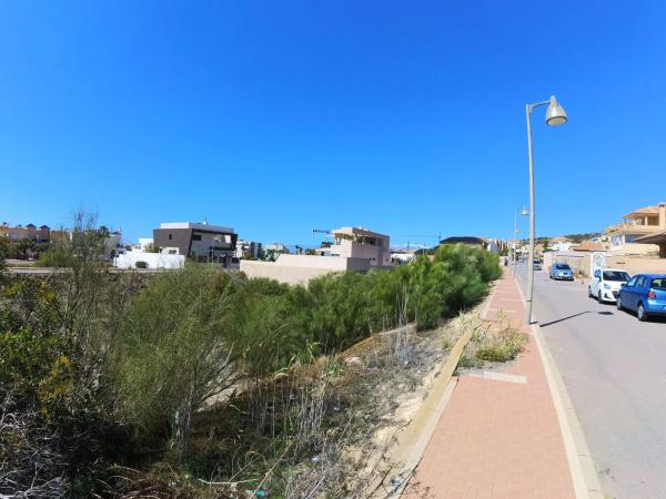 Terreno en calle Cigüeña