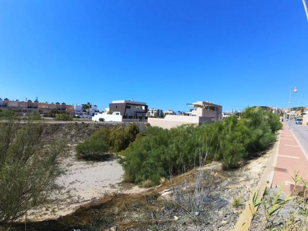 Terreno en calle Cigüeña