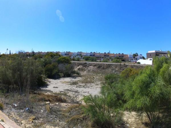 Terreno en calle Cigüeña