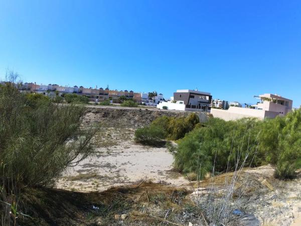 Terreno en calle Cigüeña