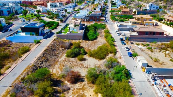 Terreno en calle Cigüeña