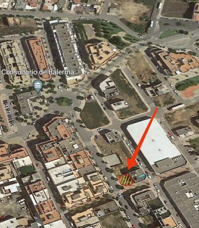 Terreno en calle Góngora esquina con calle Antonio Gala, 61