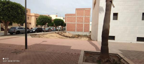 Terreno en calle Góngora esquina con calle Antonio Gala, 61