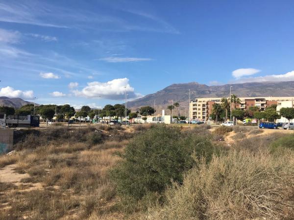 Terreno en calle Luca de Tena s/n