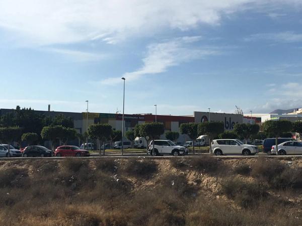 Terreno en calle Luca de Tena s/n