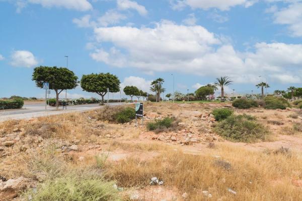 Terreno en calle Loma de la Mezquita