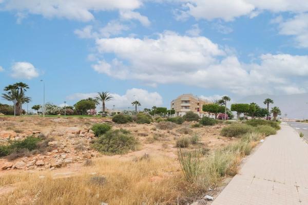 Terreno en calle Loma de la Mezquita
