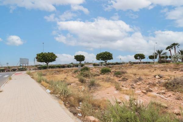 Terreno en calle Loma de la Mezquita