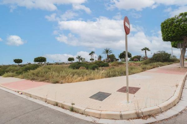 Terreno en calle Loma de la Mezquita