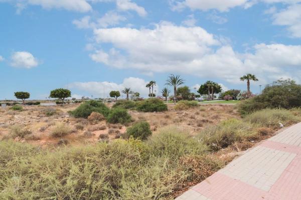 Terreno en calle Loma de la Mezquita