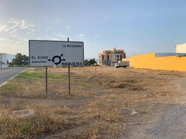 Terreno en calle Satélite, 2