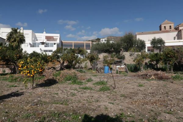 Terreno en calle Medico, 4