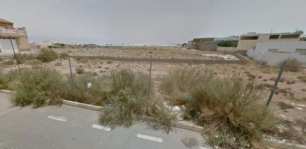 Terreno en avenida Europa