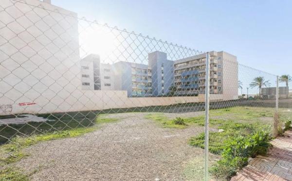 Terreno en calle Antonio Pintor